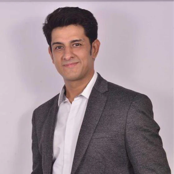 Vishal Dewani at Finonest